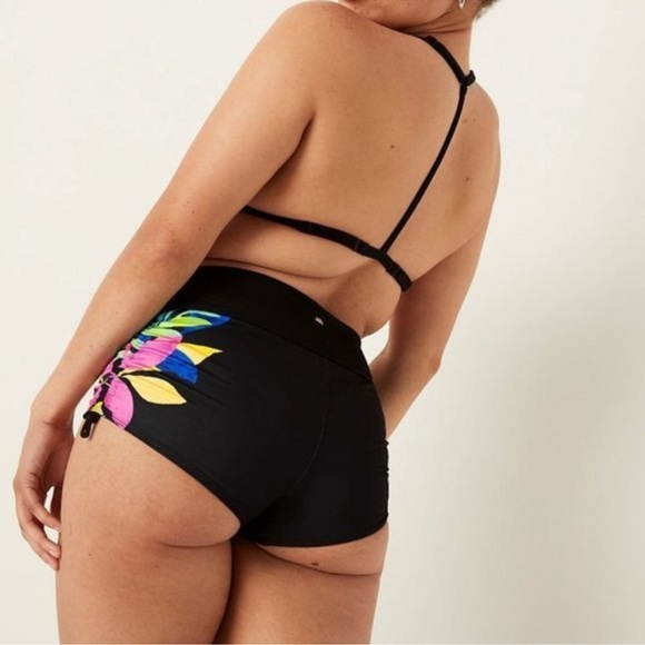 Victoria’s Secret PINK active sport shorts - Picture 2 of 7